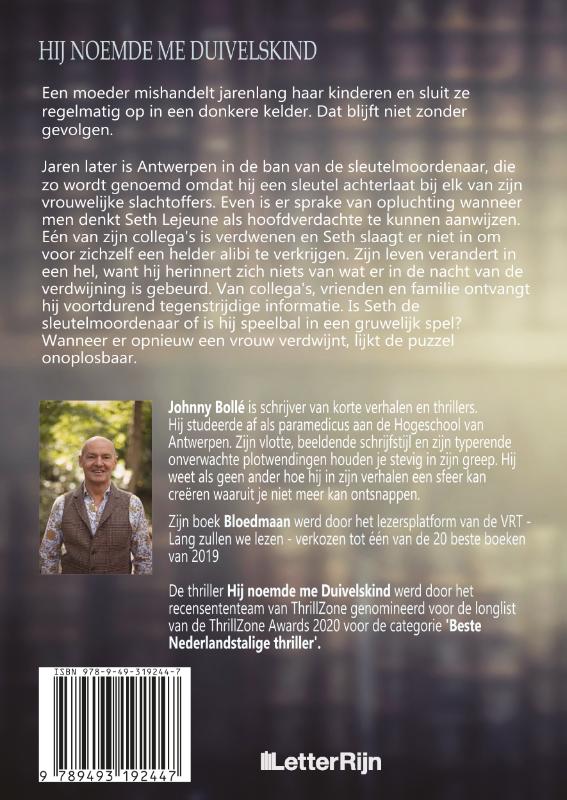 Hij noemde me duivelskind achterkant
