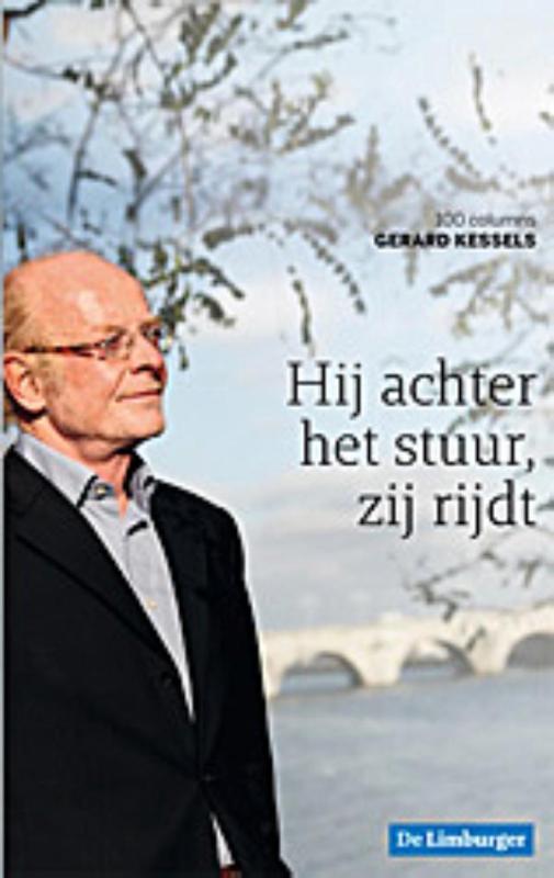 Hij achter het stuur, zij rijdt