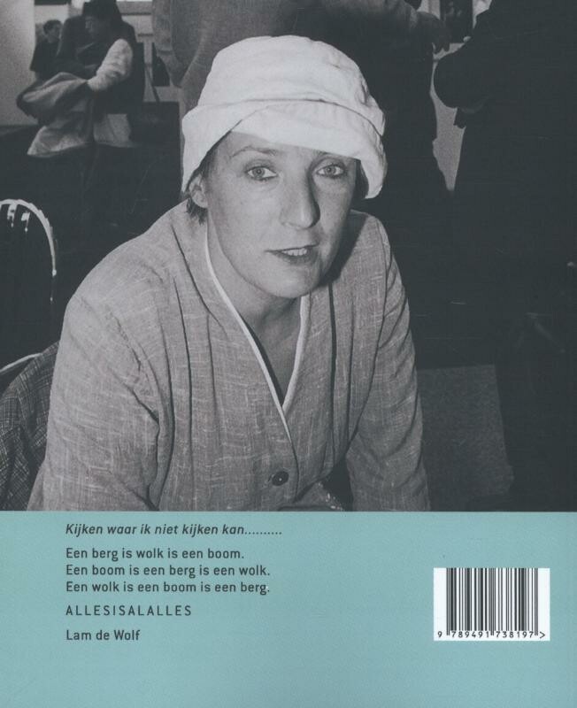 Eindeloos hetzelfde en geen ogenblik gelijk achterkant