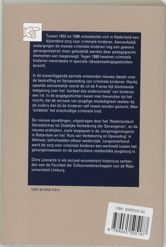 De ontdekking van het onschuldige criminele kind achterkant