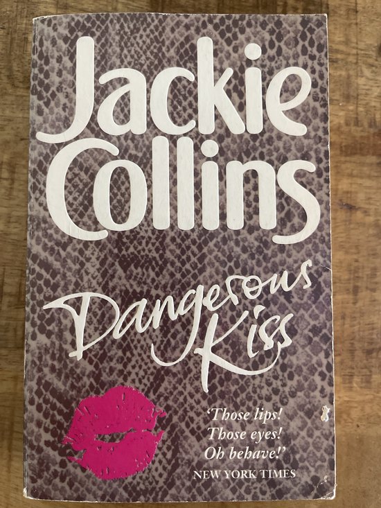 Pan Books DANGEROUS KISS, Engels, Paperback, 560 pagina's