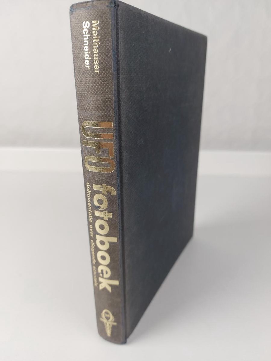 boekenbalie_9789020232950_cover In de schaduw van de dennenboom