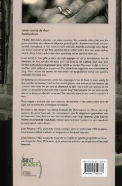 Leven voorbij de deur achterkant