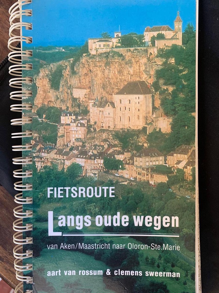 LANGS OUDE WEGEN