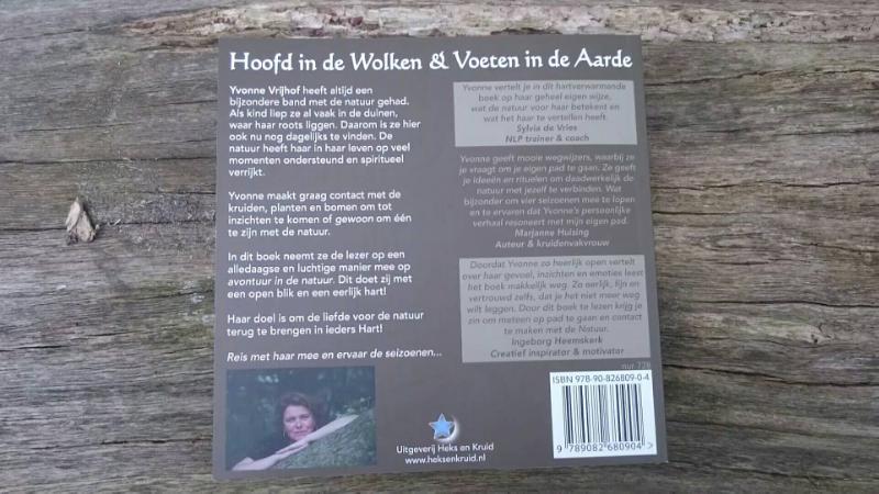 Hoofd in de wolken, voeten in de aarde achterkant