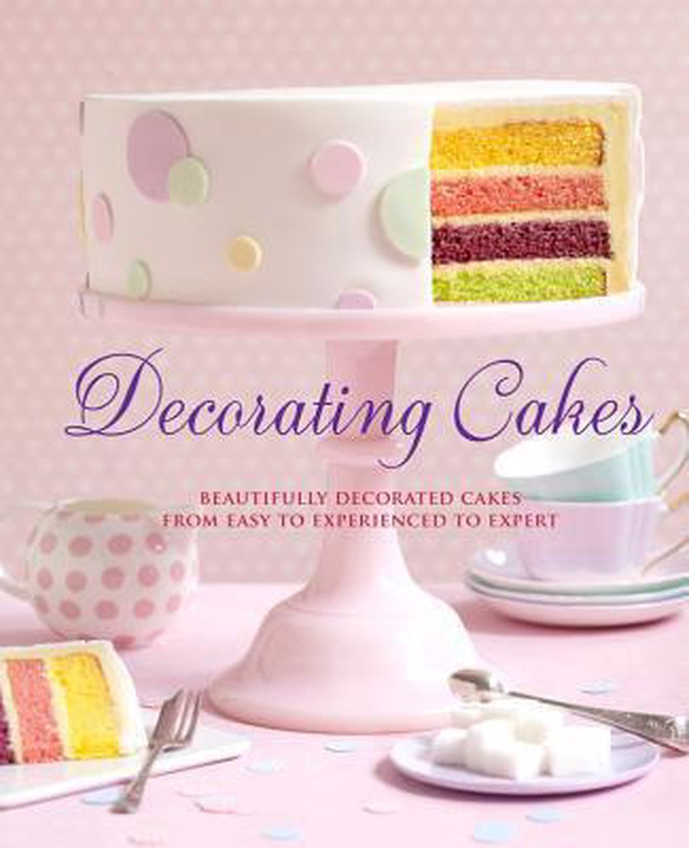 Decorating Cakes