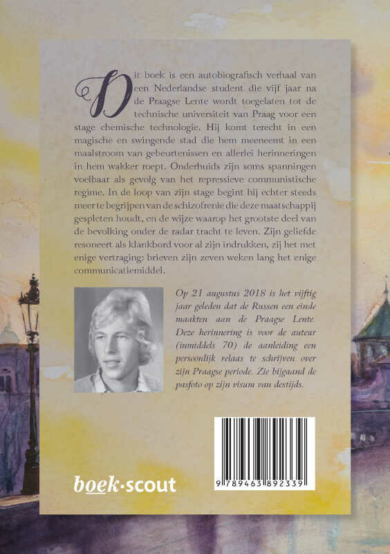 De slanke dennen van Slapy achterkant