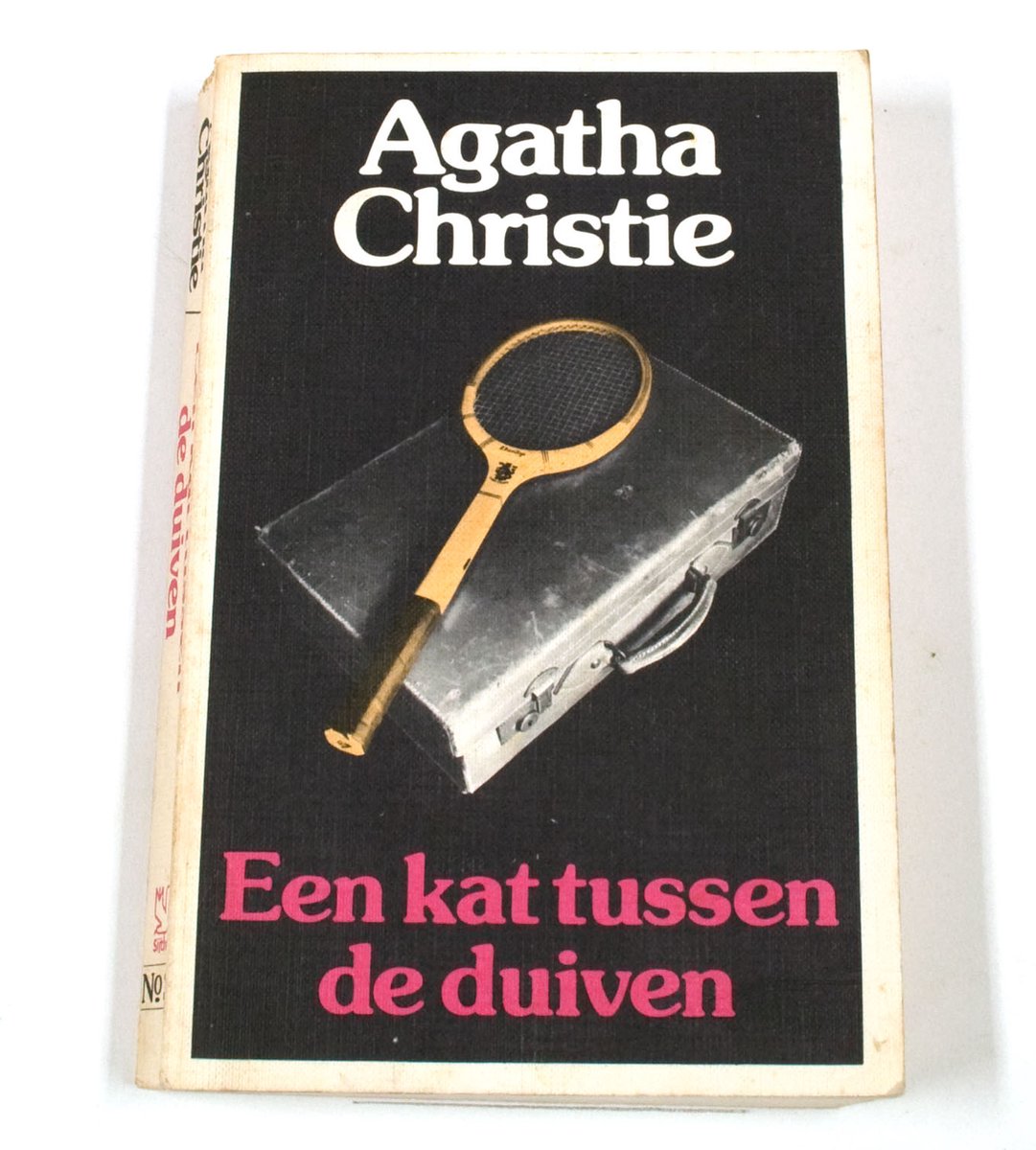 boekenbalie_9789021826912_cover Een kat tussen de duiven / Hercule Poirot / 33