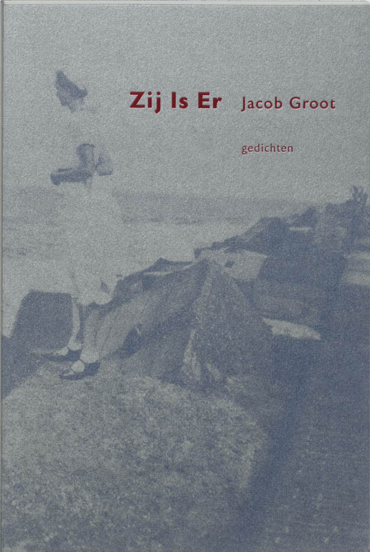 Zij is er