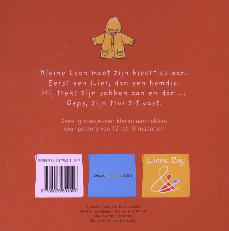 Kleine Leon is bloot achterkant