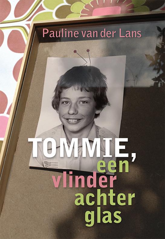 Tommie, een vlinder achter glas