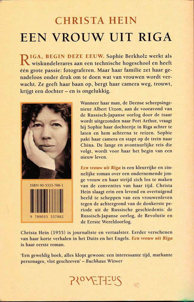 Een vrouw uit Riga achterkant