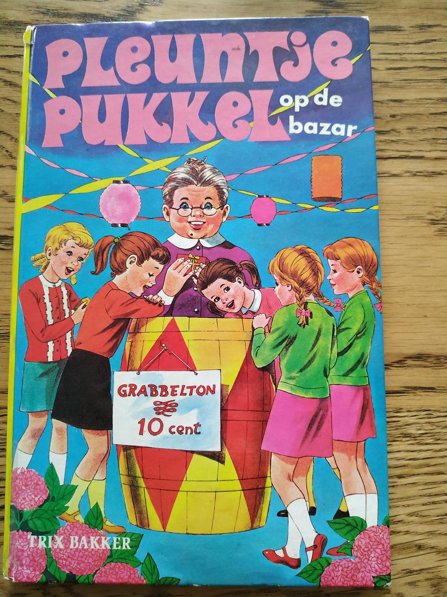 Pleuntje pukkel op de bazar