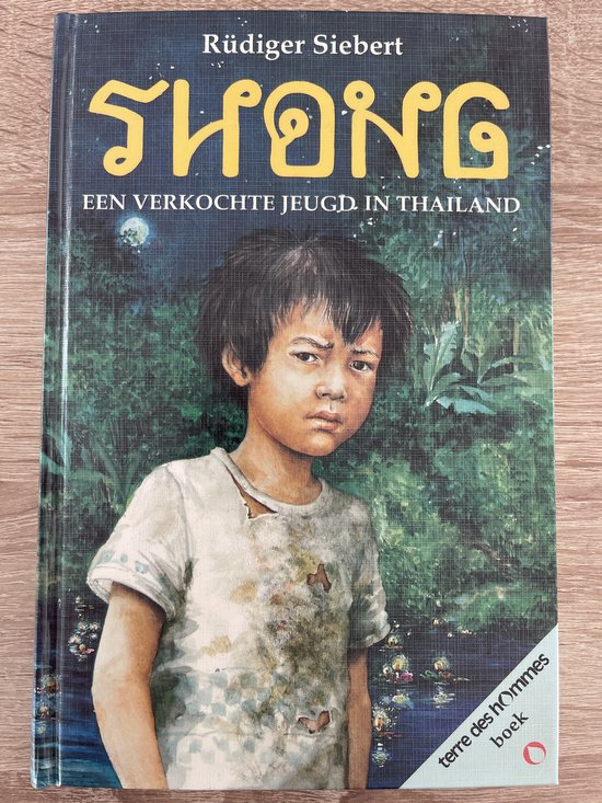 THONG EEN VERKOCHTE JEUGD IN THAILAND