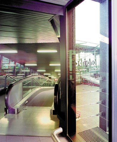 boekenbalie_9789056621346_cover Schiphol Airport