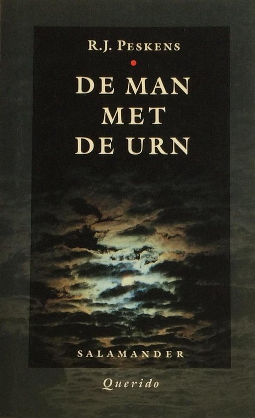 MAN MET DE URN