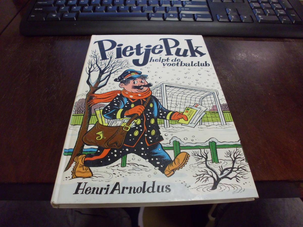 boekenbalie_9789060561966_cover Pietje Puk helpt de voetbalclub / Pietje Puk / 21