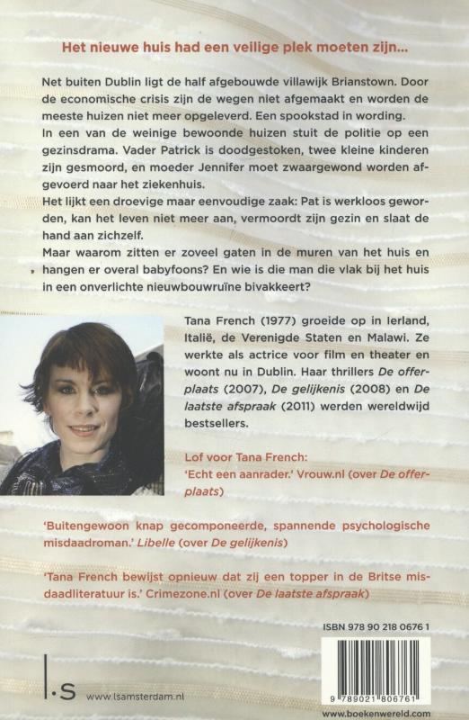 In eigen hand - Tana French achterkant