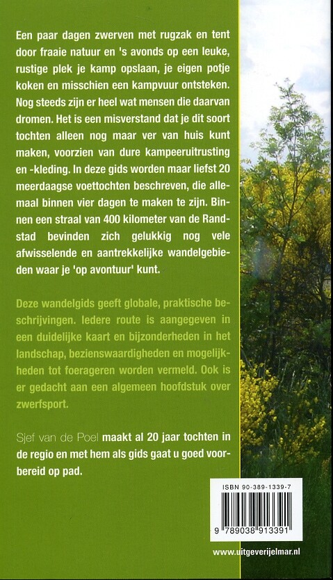 Op pad met rugzak en tent achterkant