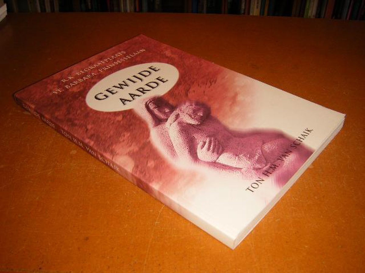 boekenbalie_9789090137452_cover Gewijde aarde