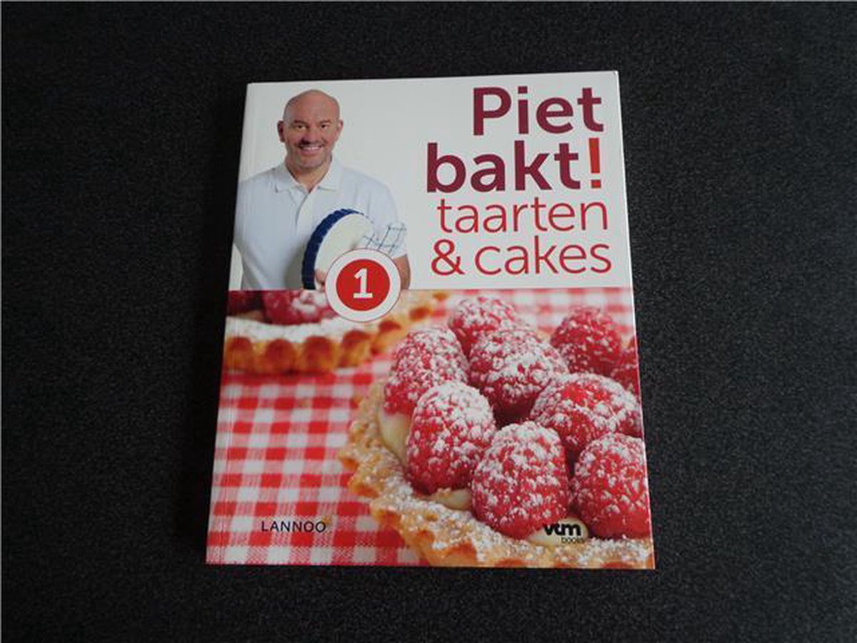 boekenbalie_9789401402484_cover Piet Bakt! - Taarten & Cakes