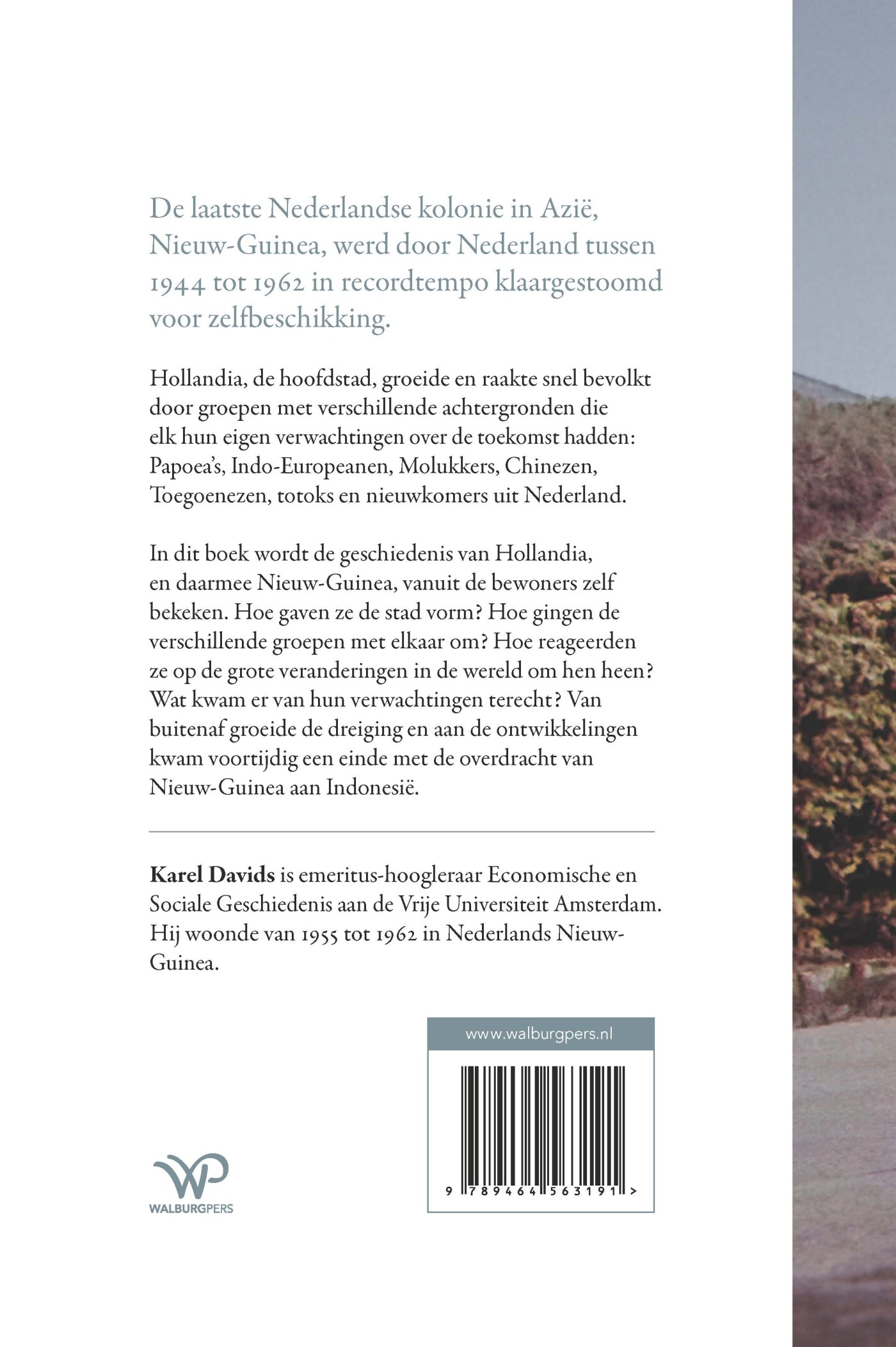 Een laatkoloniaal experiment achterkant