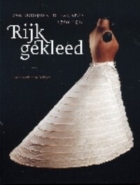Rijk gekleed