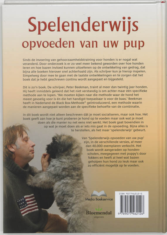 Spelenderwijs opvoeden van uw pup achterkant